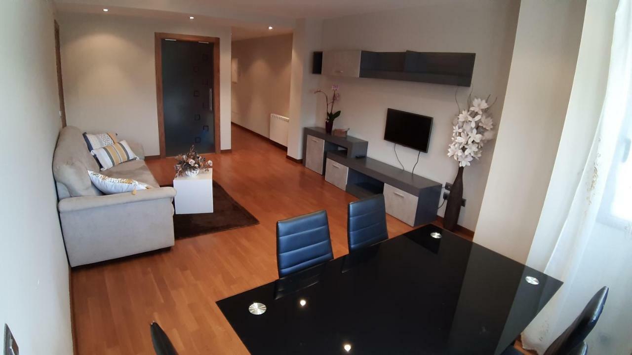 Júlia Apartamento La Pobla de Segur